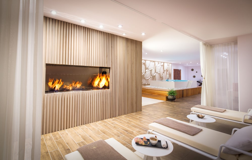 Akoya Hotel and Spa 45/68