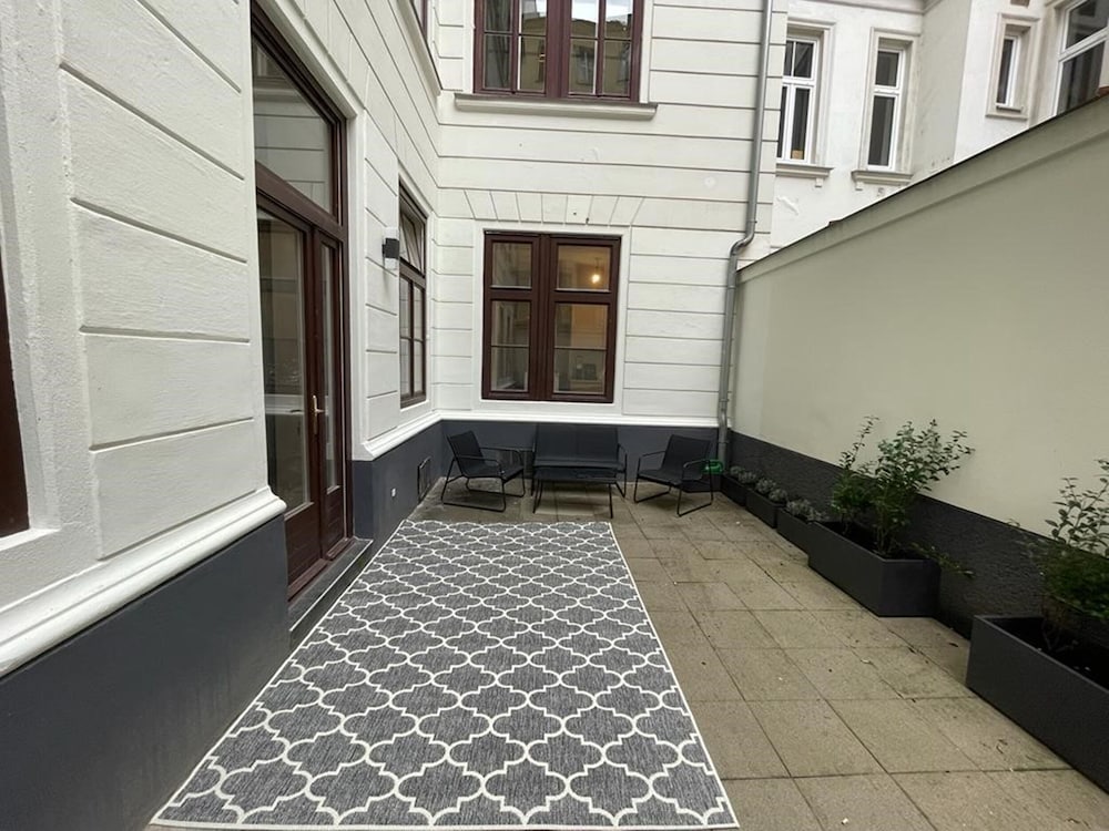 Abieshomes Serviced Apartments-Votivpark 24/50