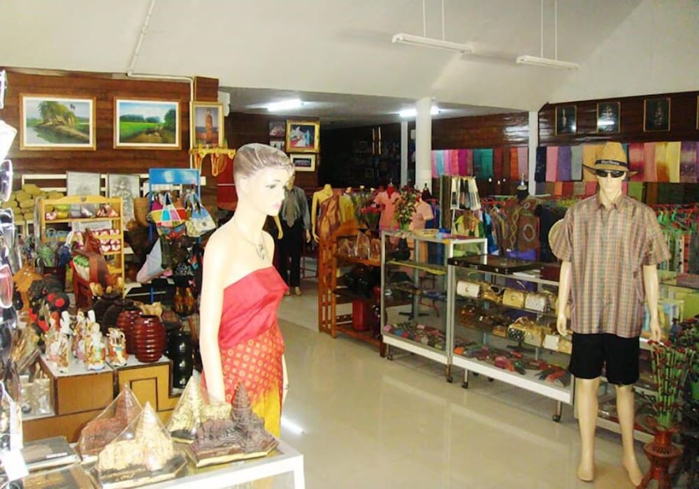 Thepnakorn Hotel 48/48