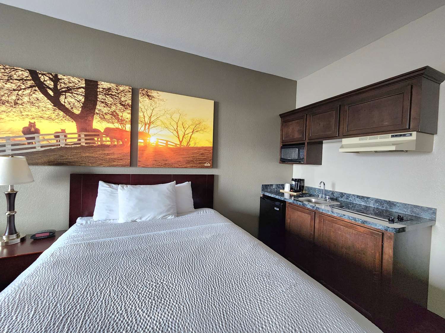 Days Inn By Wyndham Kemah 26/56