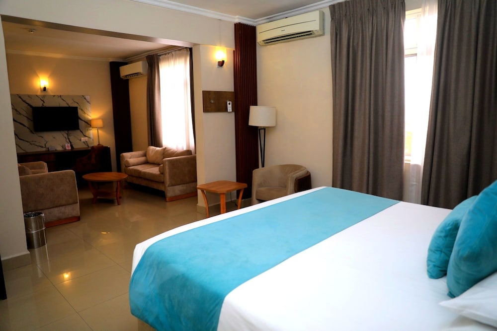 BON HOTEL STRATTON ASOKORO 13/45