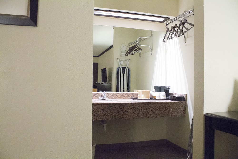 Days Inn by Wyndham Oklahoma City/Moore 6/30
