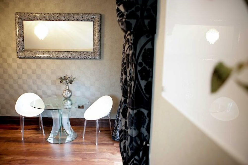Windermere Suites 36/39