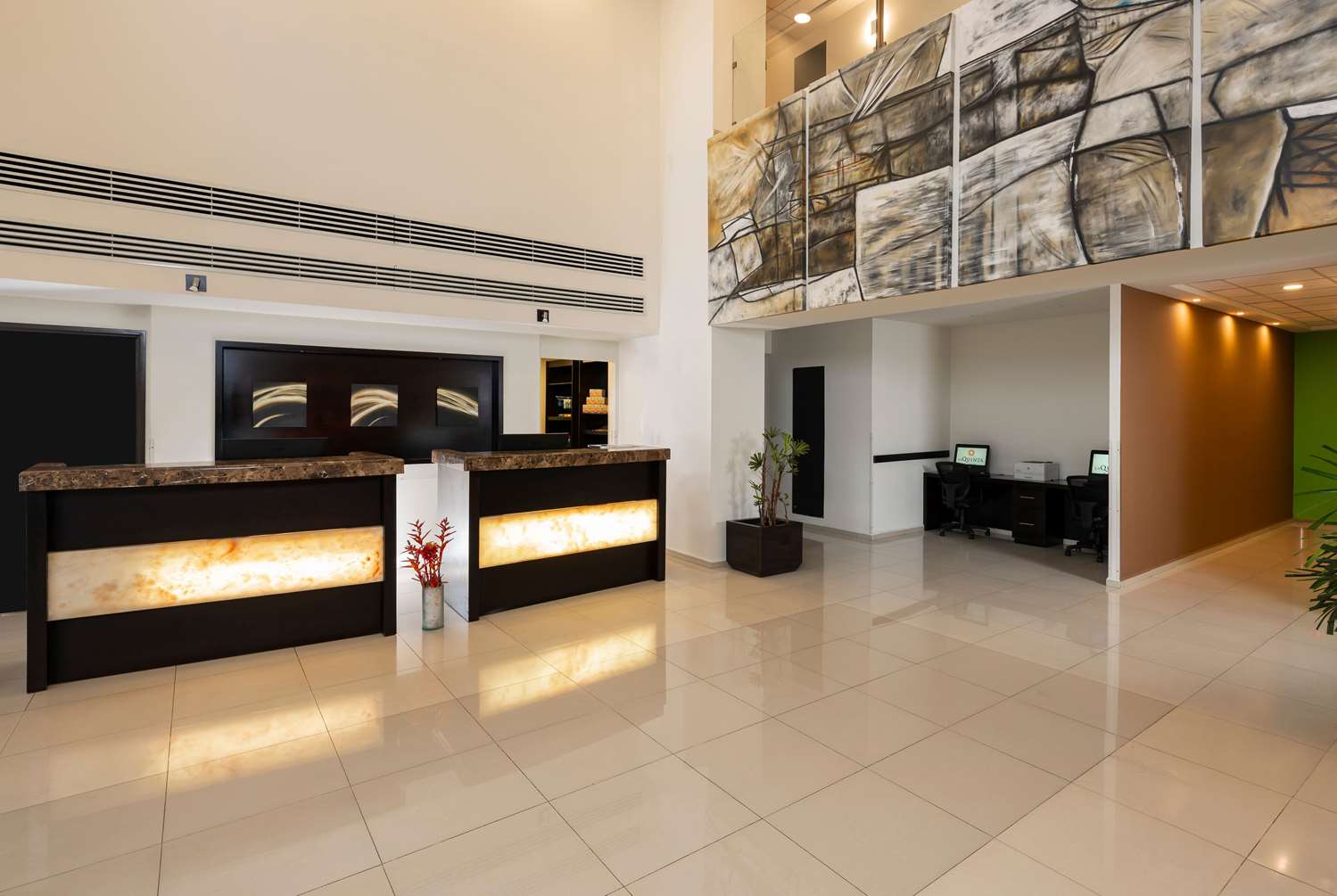 La Hotel By La Quinta San Luis Potosi 6/61