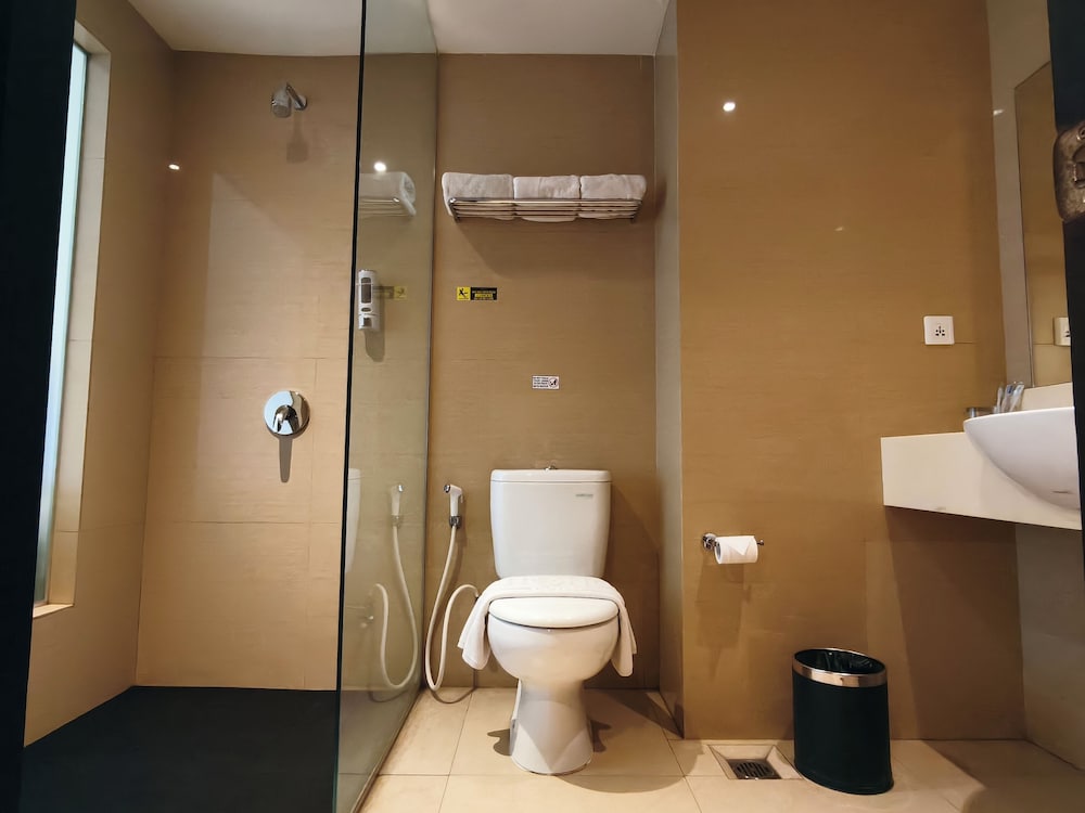 Thongs Inn Kualanamu Transit Hotel 60/64
