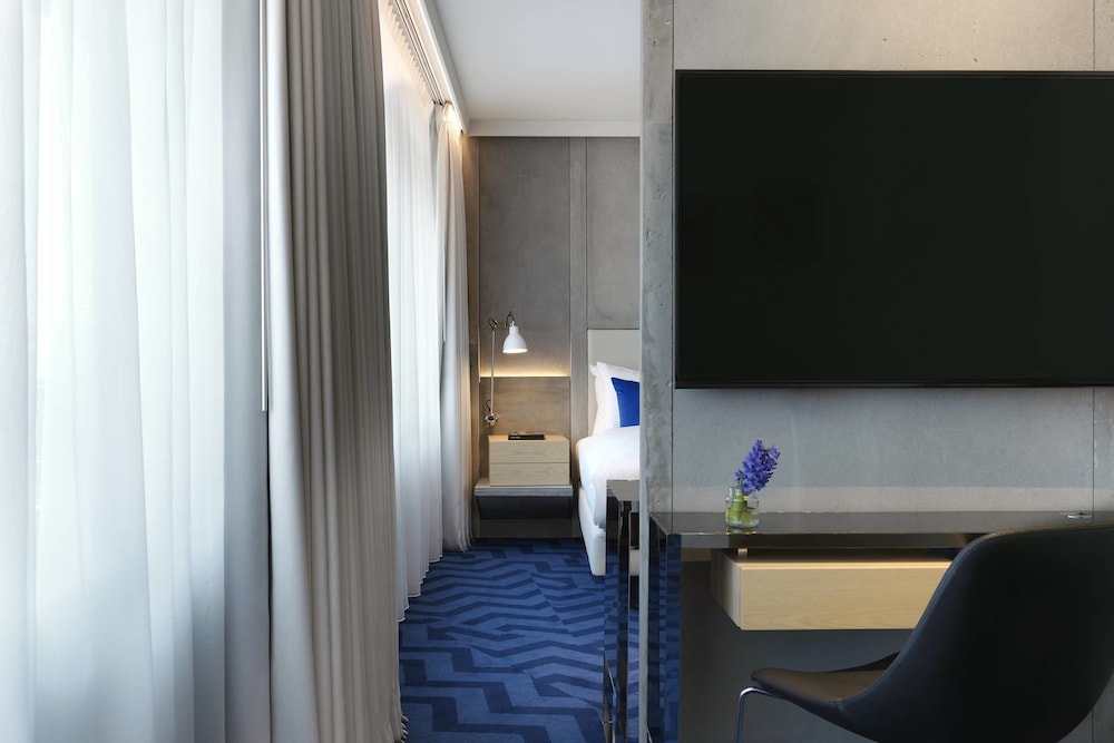 RENAISSANCE WARSAW AIRPORT HOTEL 16/62