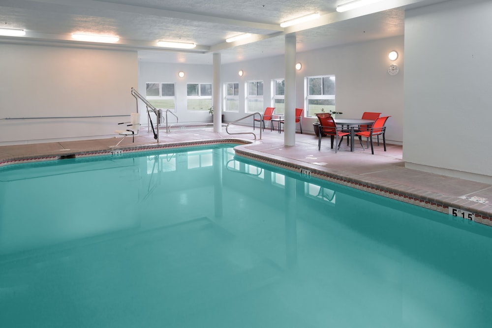 swimming pool spa