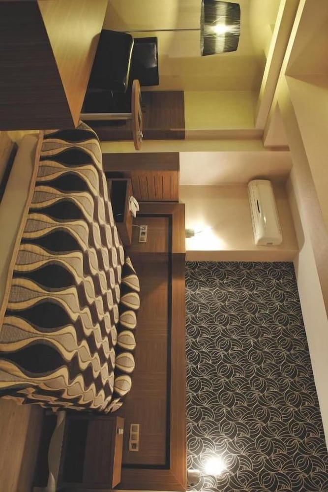Susuzlu Hotel 25/28