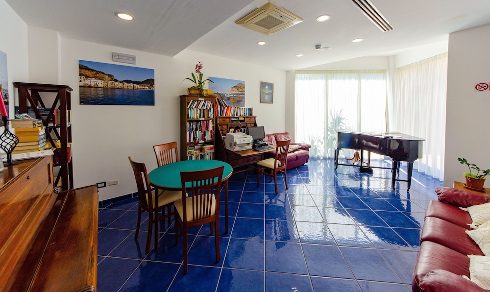 Astro Suite Hotel 25/50