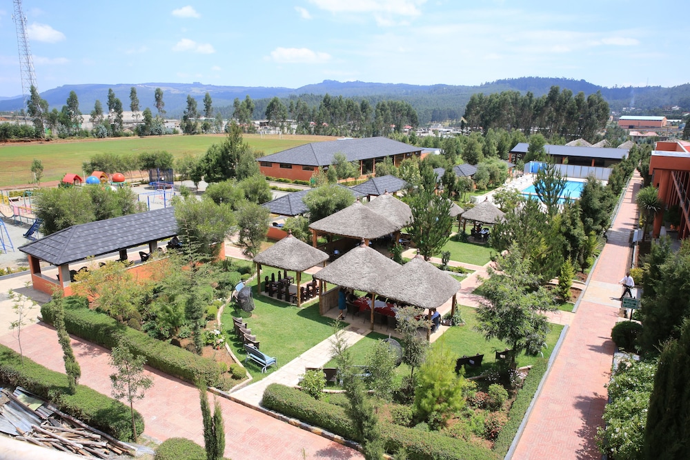 Yaya Africa Athletics Village 30/33