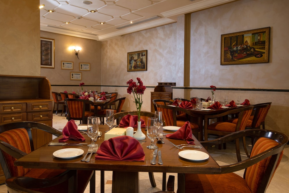 Bristol Hotel Amman 40/50