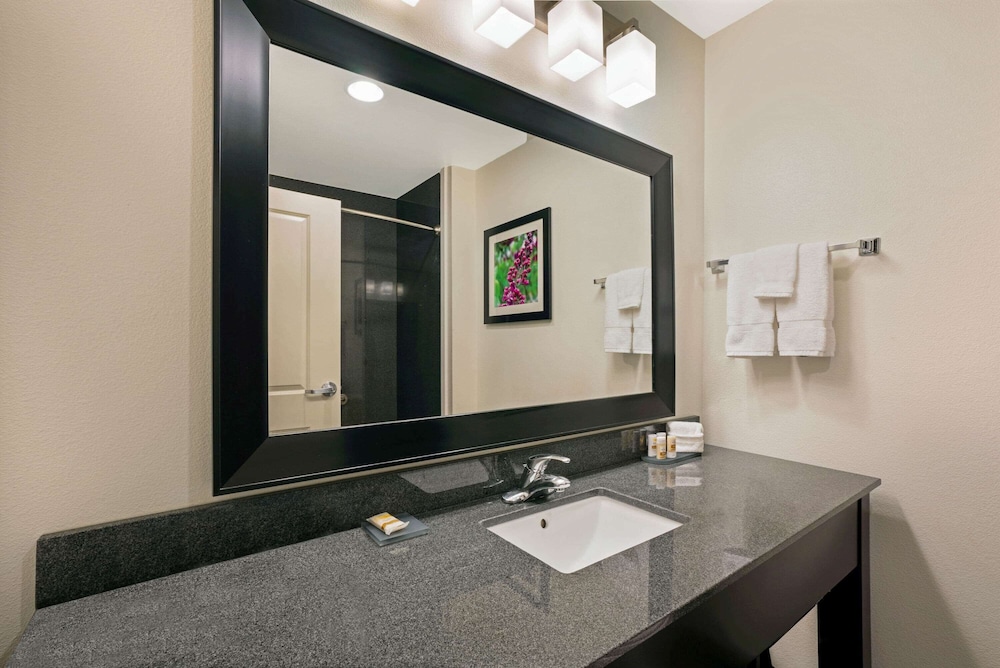 La Quinta Inn & Suites by Wyndham Tumwater - Olympia 15/64