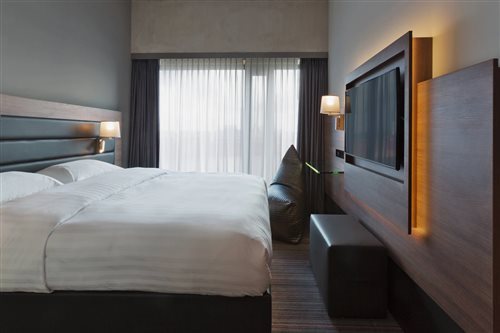 Moxy Sleeper, Queen Bed