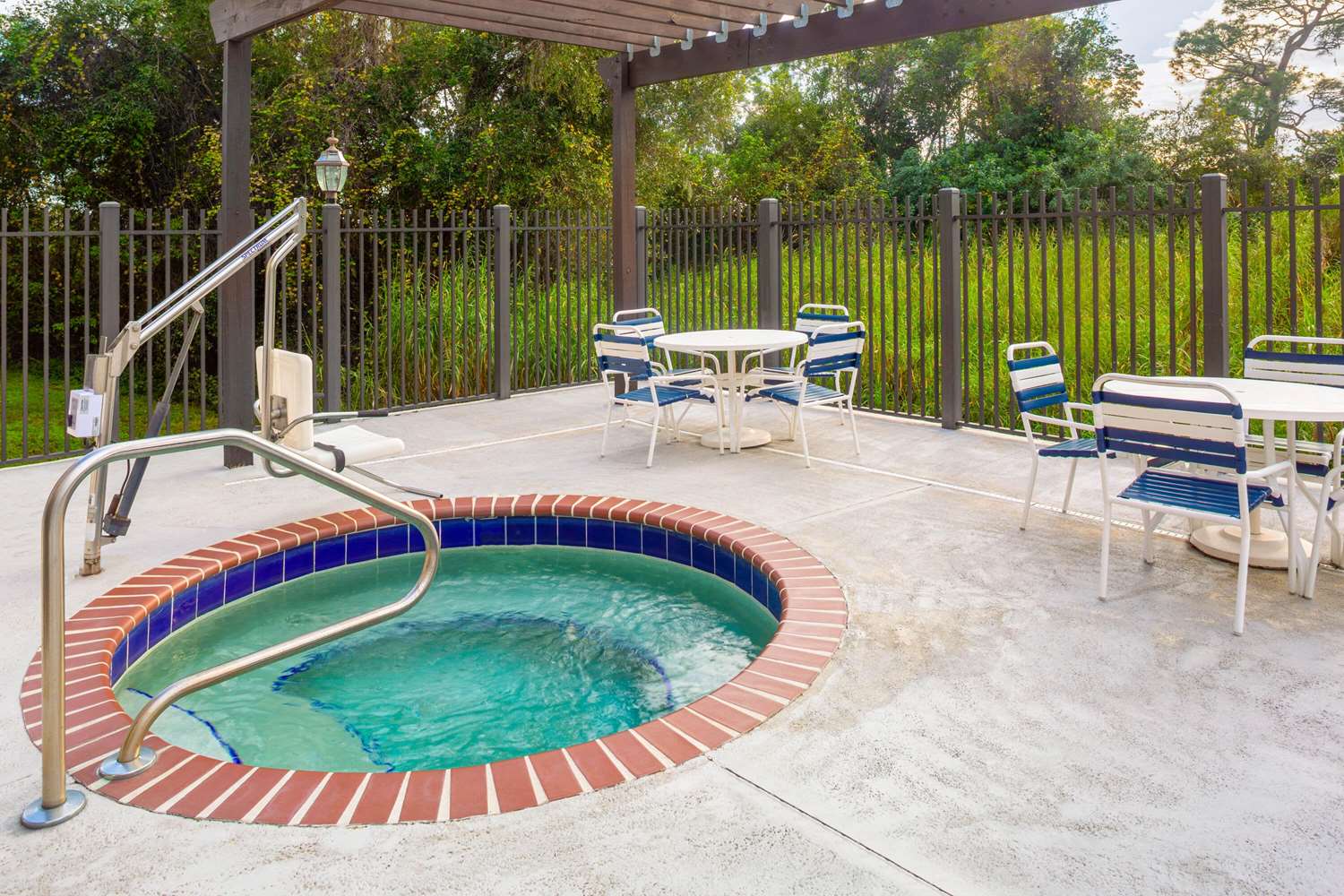 La Quinta Inn & Suites by Wyndham Sebring 52/56