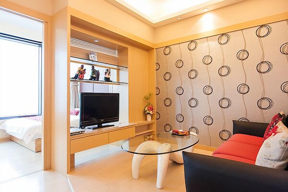 85 Cape Suites 52/74
