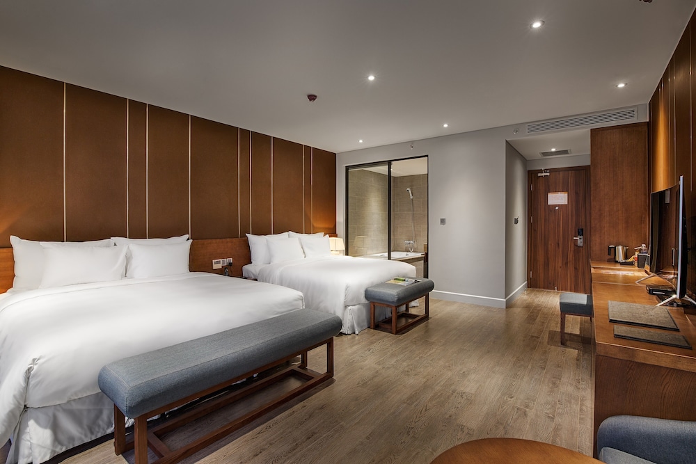 Avora Hotel 13/59