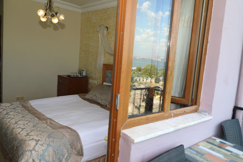 Sea House Suites 19/50