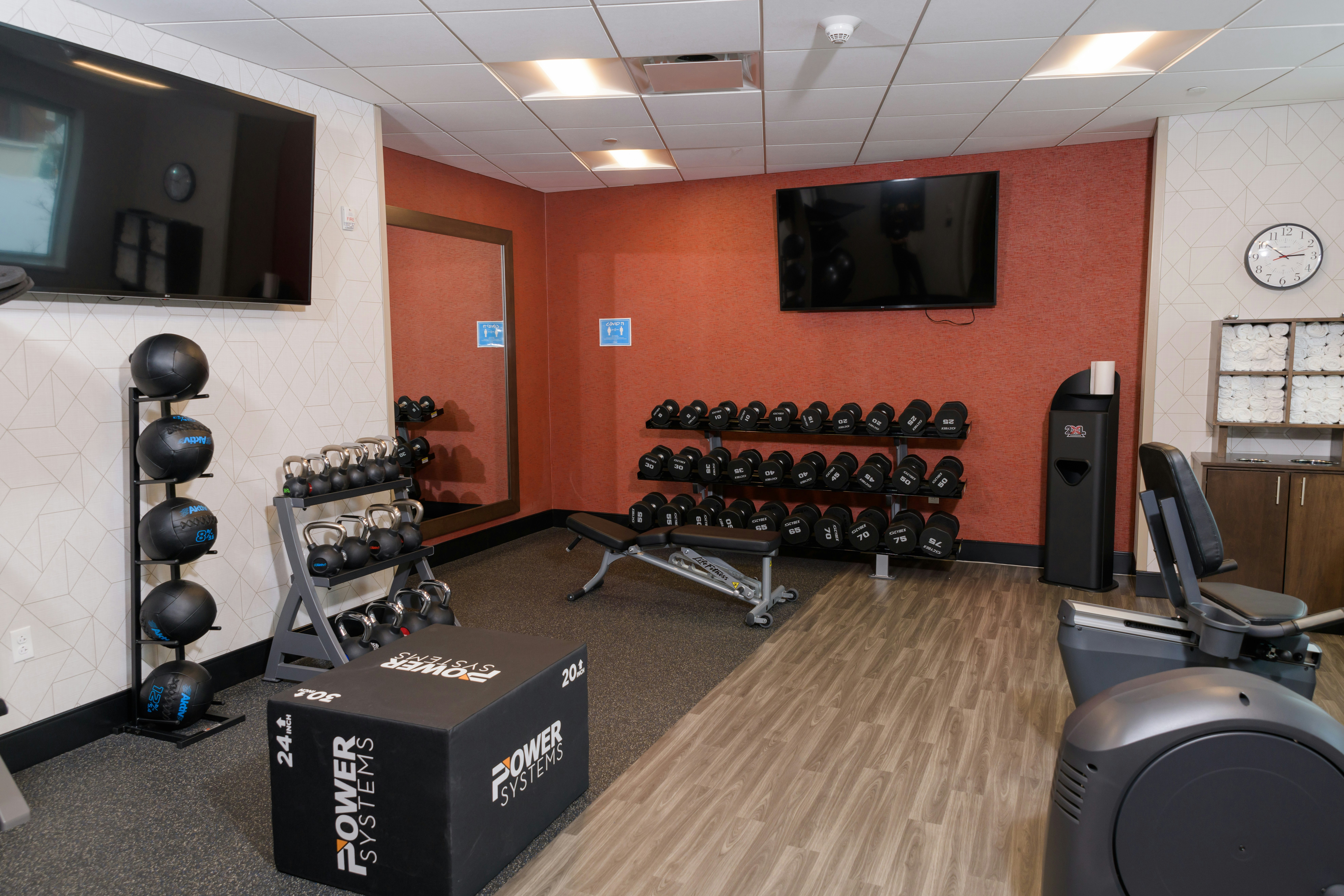 Hampton Inn & Suites Erie Bayfront 42/54