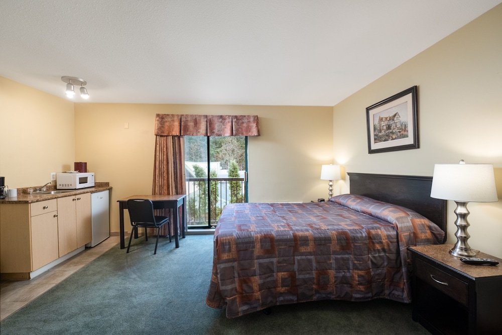 Canadian Inn 11/34