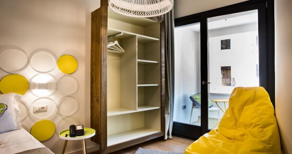Teku Boutique Hotel 49/50