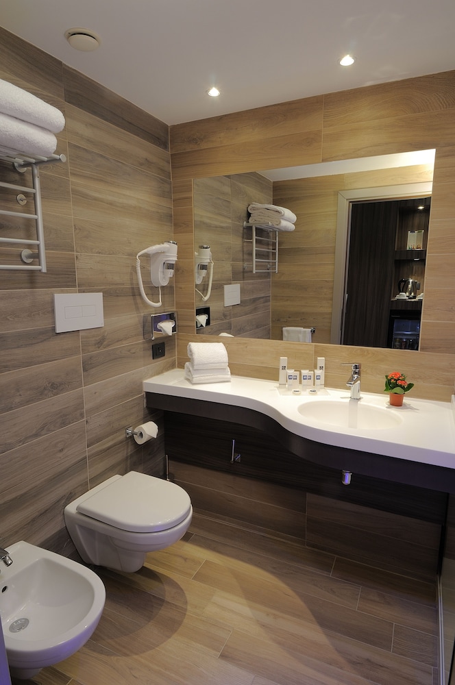 iH Hotels Milano Lorenteggio 60/61