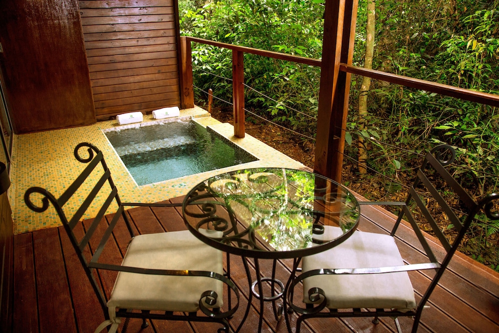 La Reserva Virgin Lodge 33/64