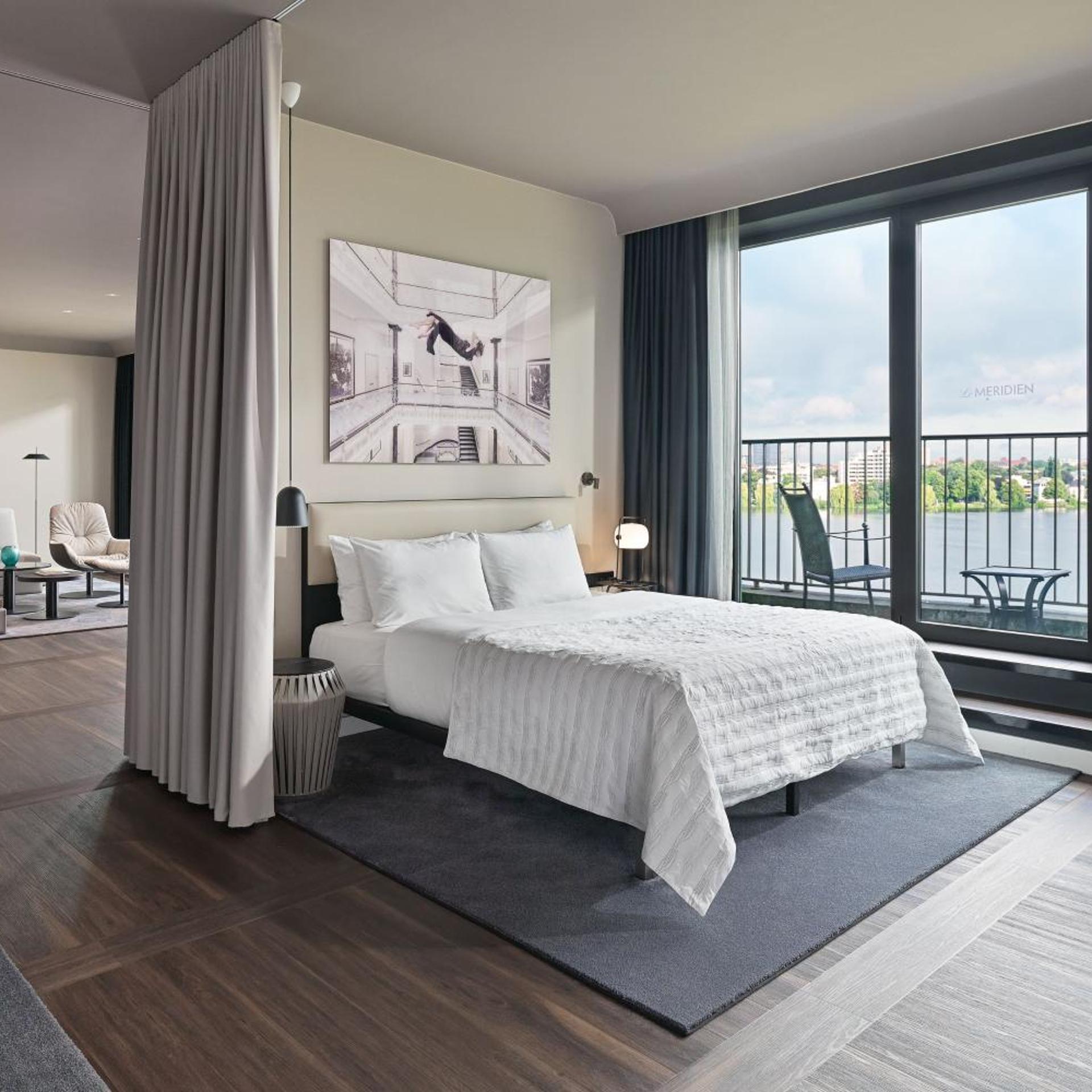 1 Bedroom, Lake, Prestige, Suite, King Bed, Terrace View
