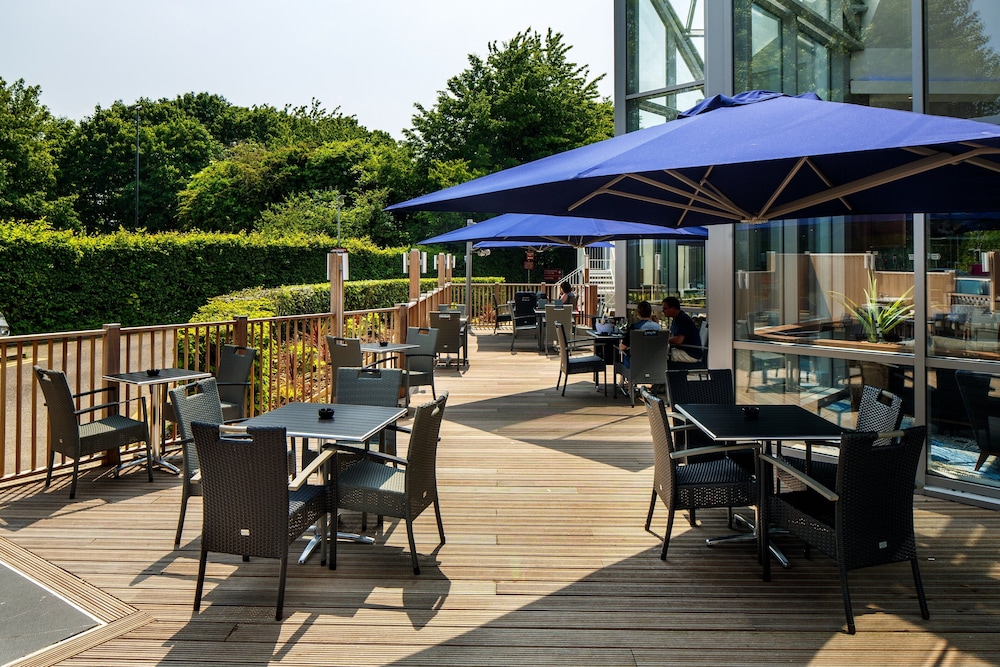 Crowne Plaza London Gatwick Airport 62/83