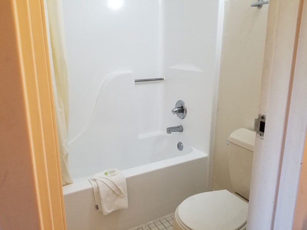 Americas Best Value Inn 39/40