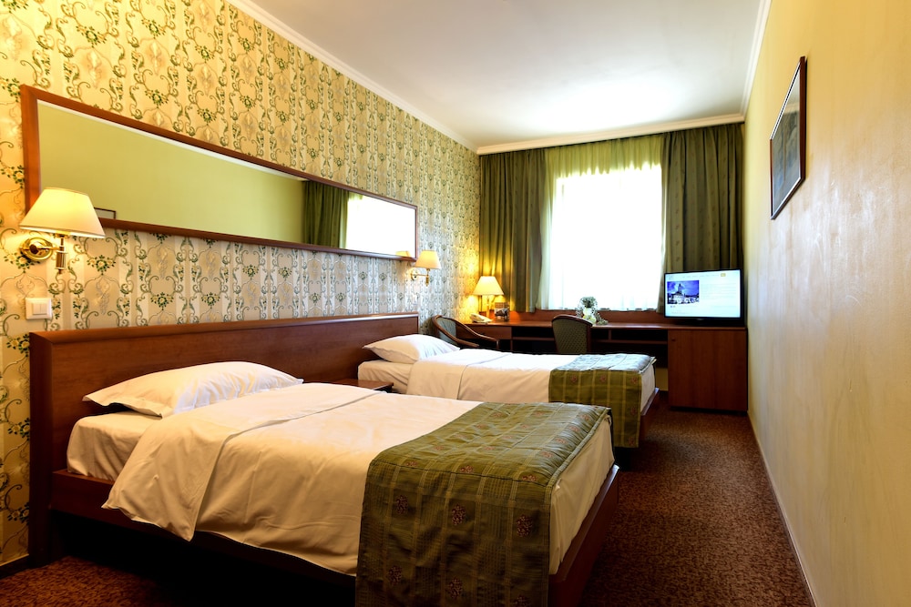 HOTEL BRASOV 12/49