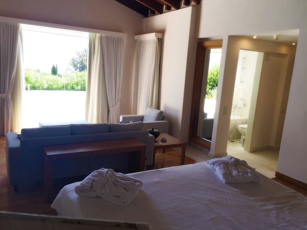 Ionian Blue Bungalows And Spa Resort 25/65