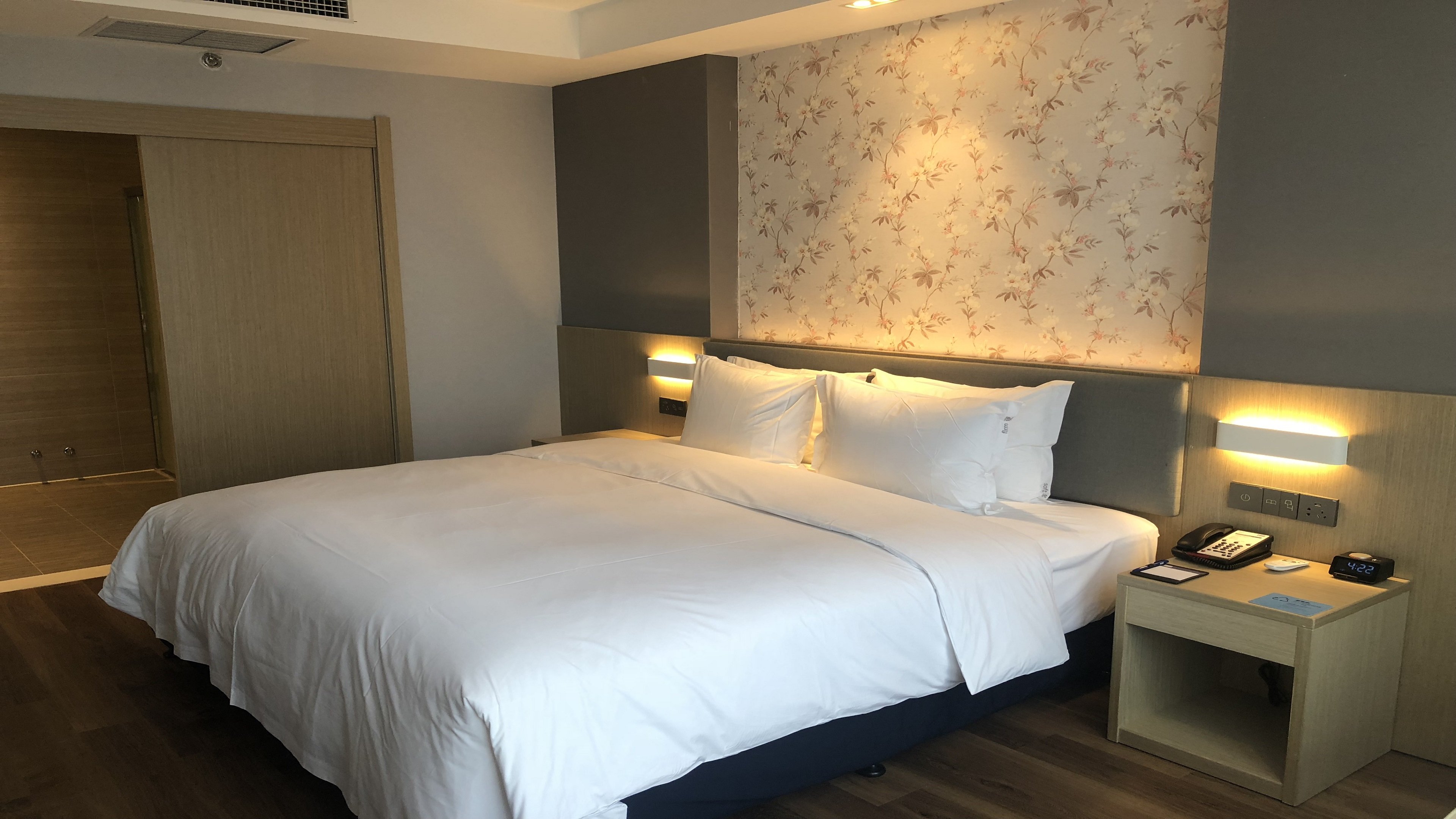 Holiday Inn Express LINYI RIVERSIDE 13/43