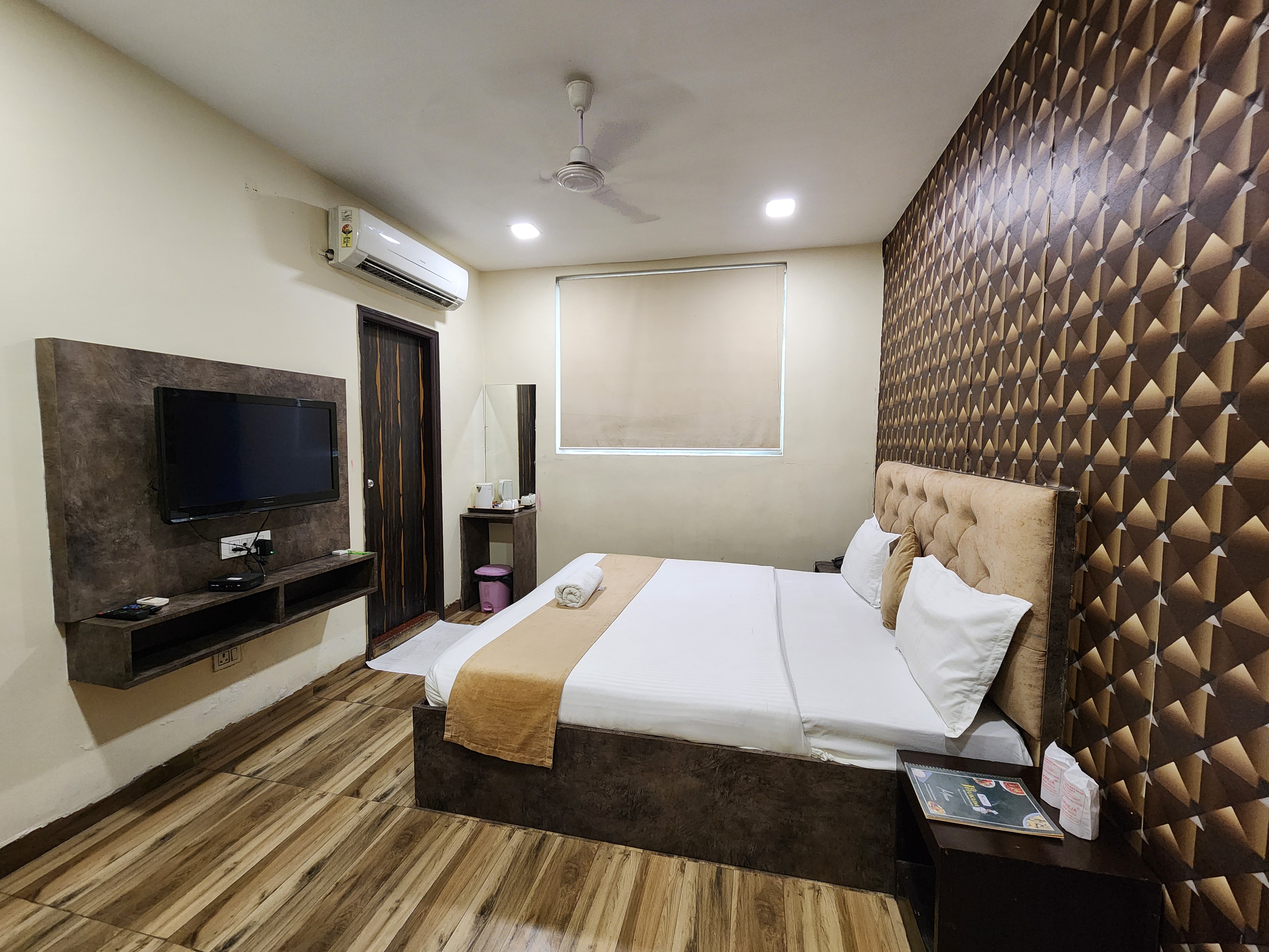 Hotel Mandakini Royale 9/41