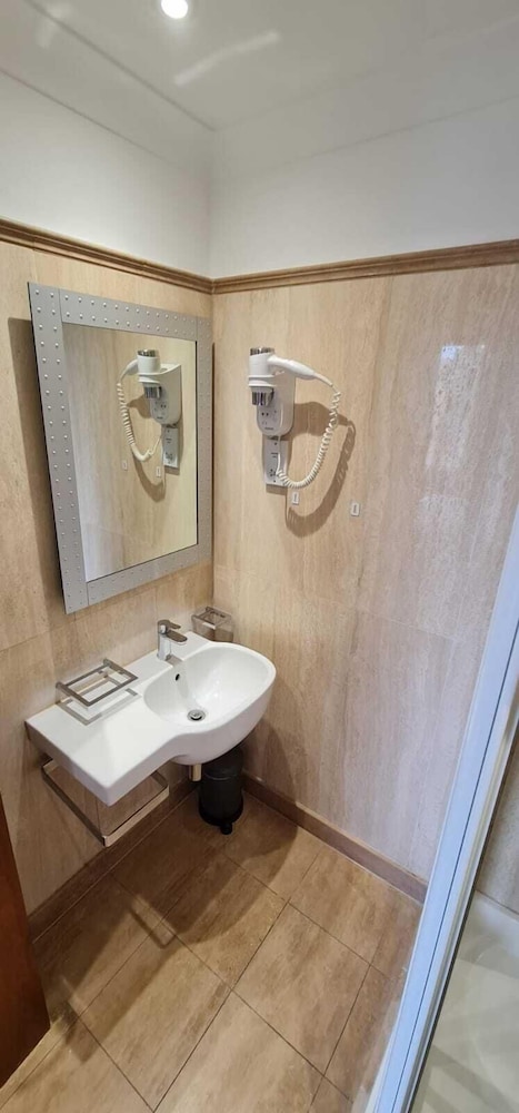 Msk Hotel 82 London 22/34