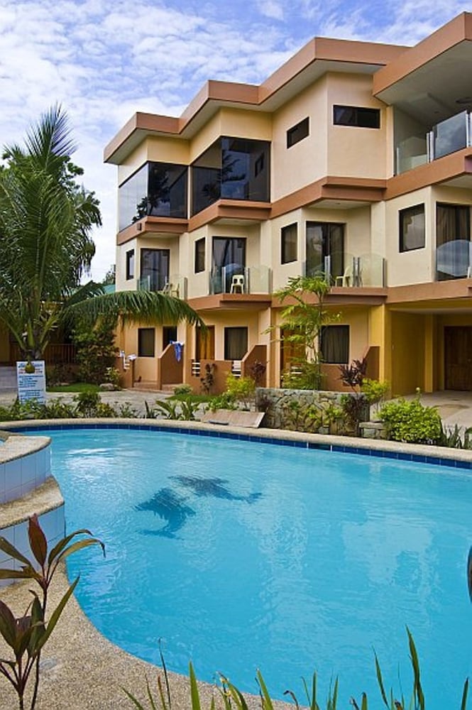 Lost Horizon Beach Dive Resort 1/64