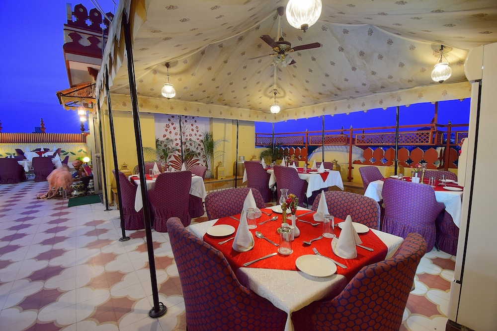 Umaid Mahal 57/66