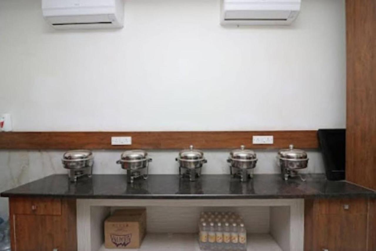 Oyo Rooms 766 Delhi Airport 24/29