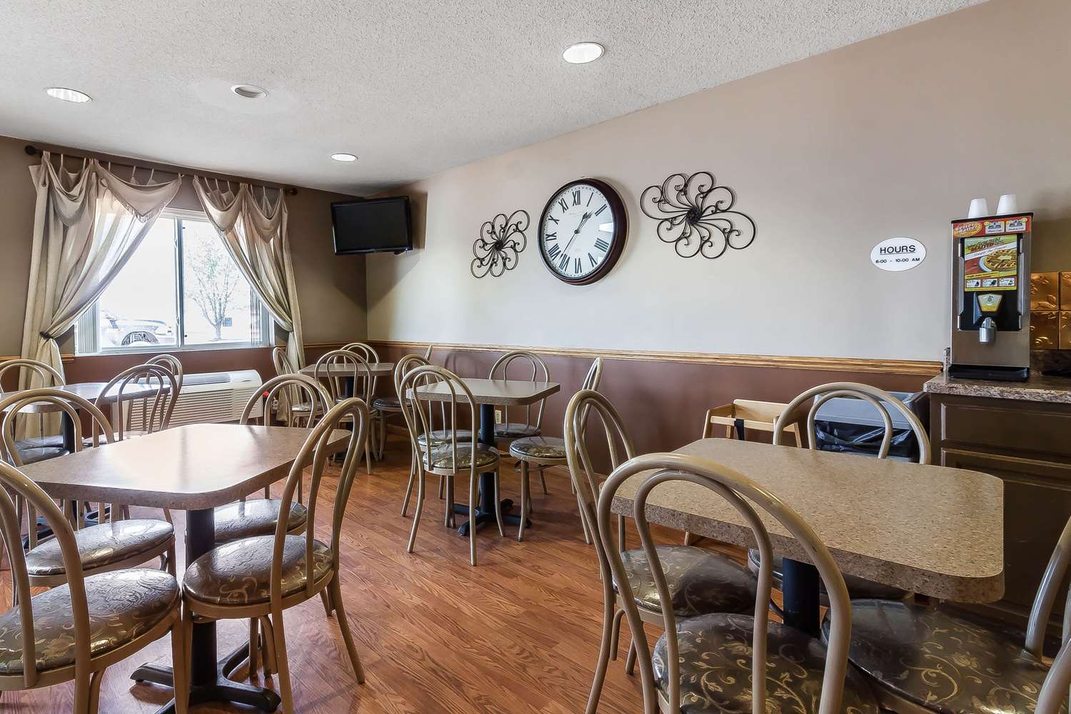 Rodeway Inn Holdrege NE 27/38