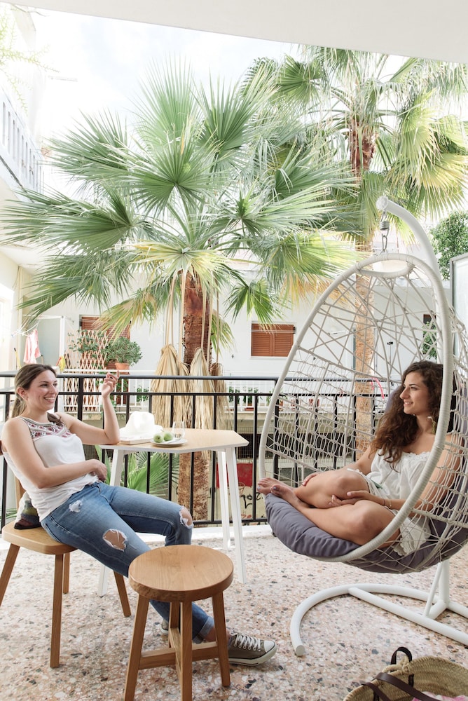 Cocoon City Hostel 43/50