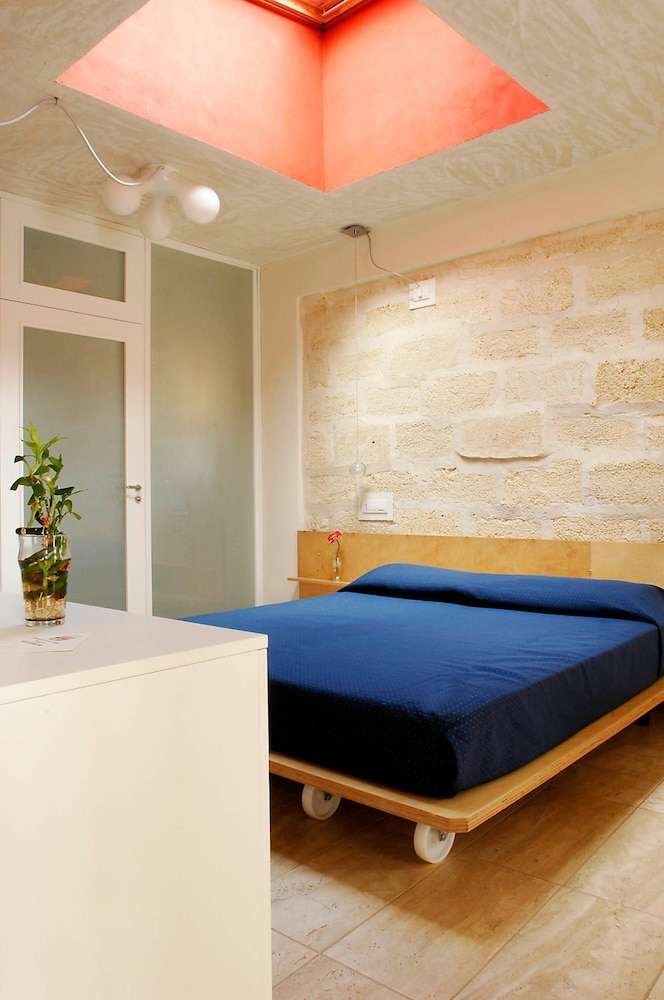 CAVE BIANCHE HOTEL 20/45