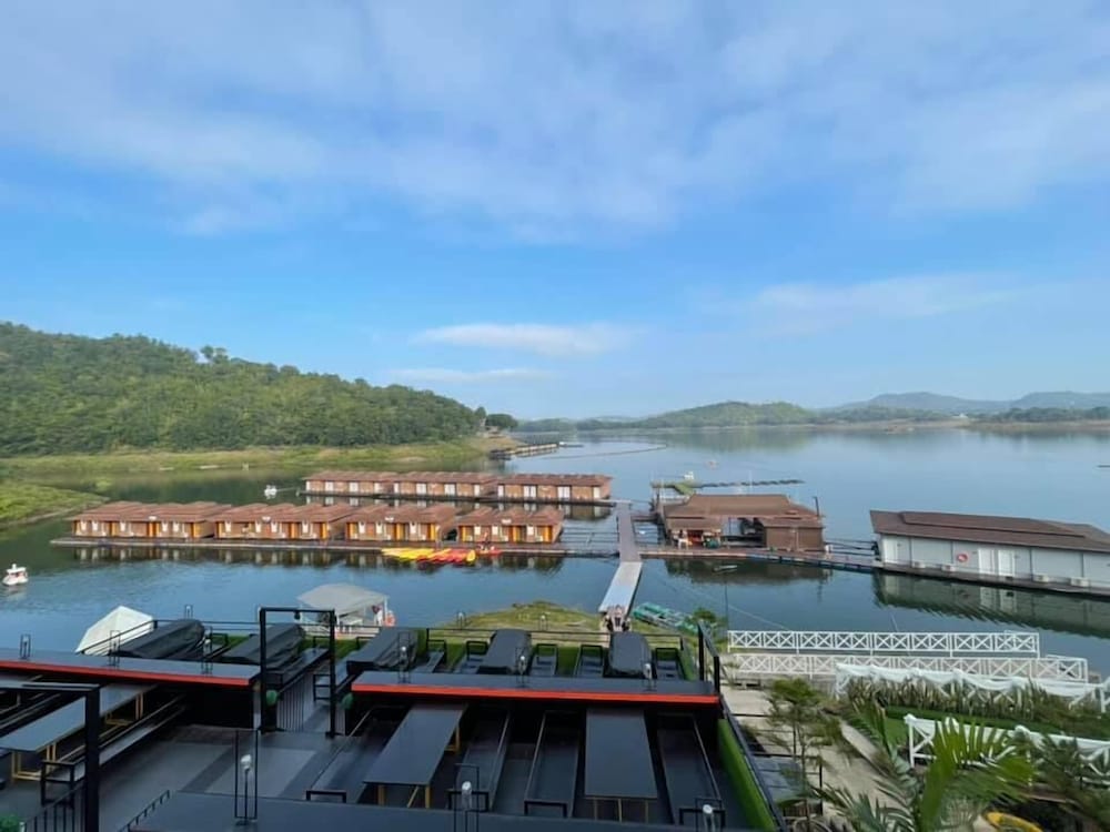 RAYA BURI RESORT 7/50