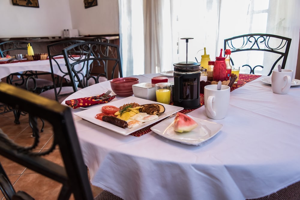Annies Lodge Lilongwe Area 10 11/26