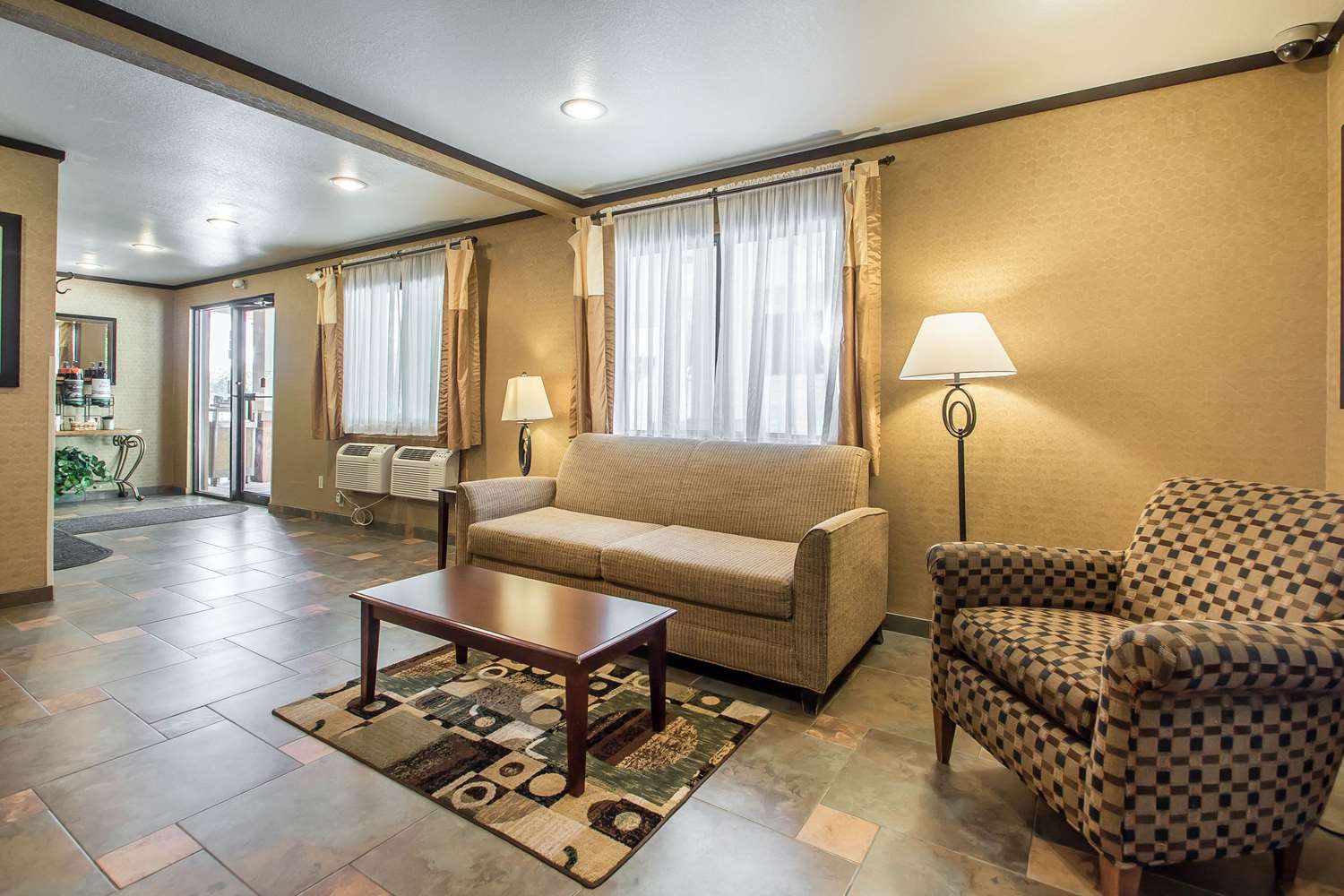 Quality Inn & Suites Decorah 20/23
