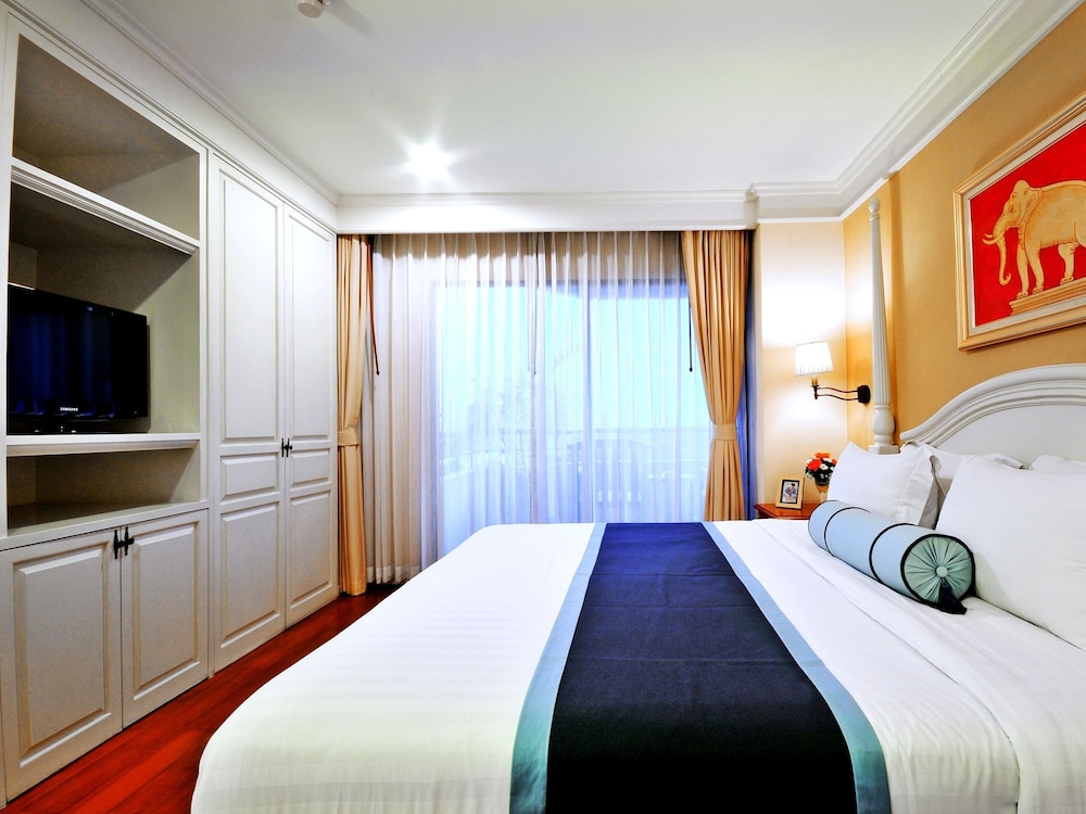 Centre Point Hotel Sukhumvit 10 30/114