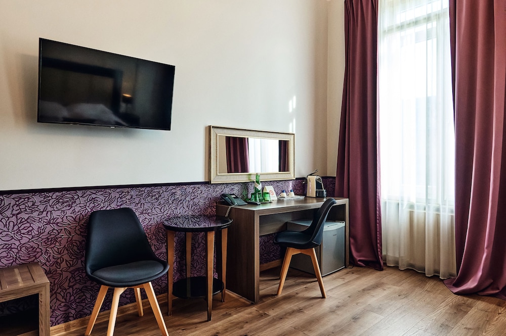 PENSION BARON AM SCHOTTENTOR HOTEL 38/50