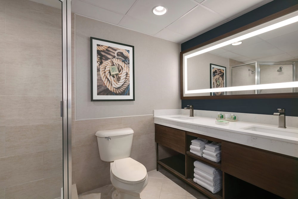 Holiday Inn Hotel And Suites Ocean City 77/78