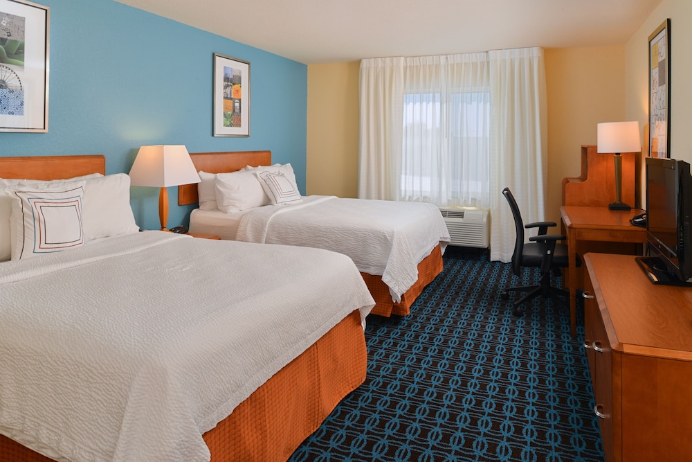 Fairfield Inn And Suites Bloomington 27/66