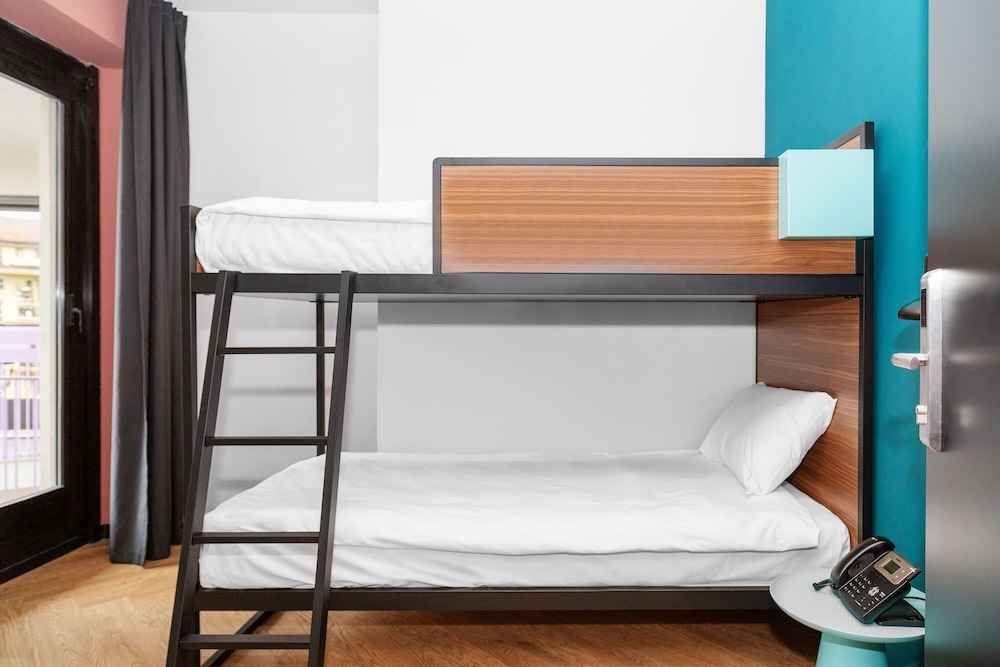 ECONOMY, TWIN BEDS