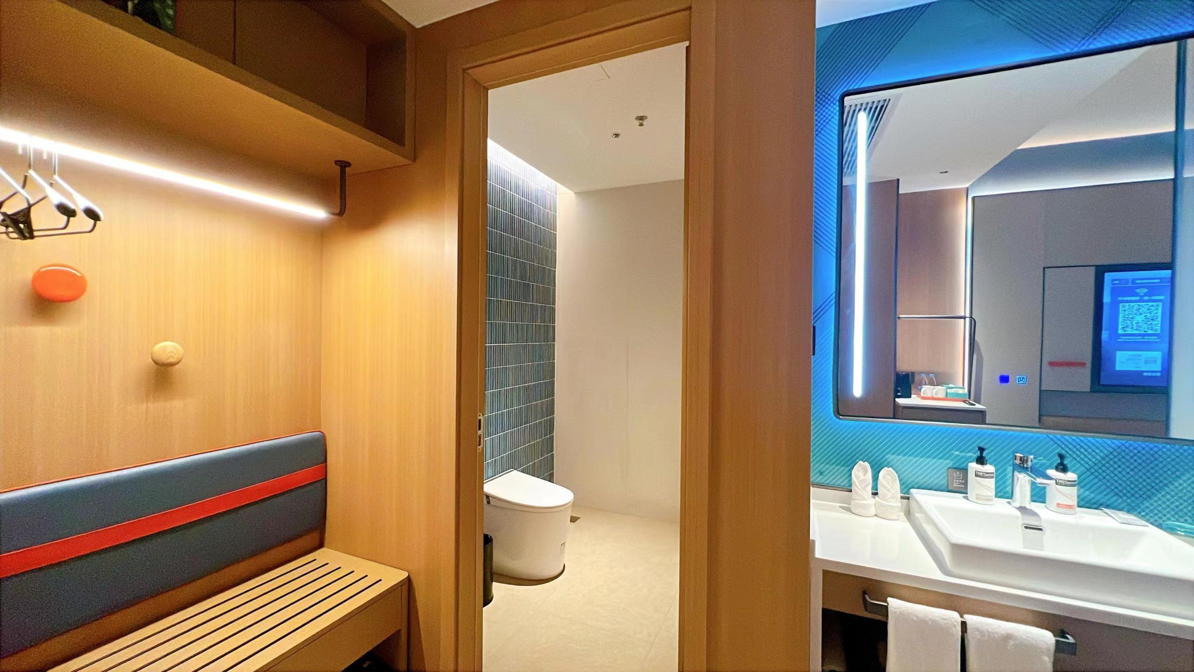 Holiday Inn Express Haikou Xiuying Port 32/32