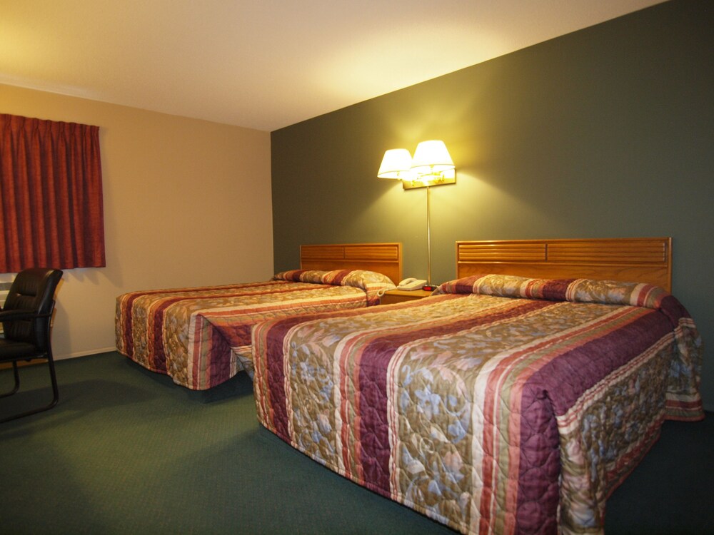 Travelodge by Wyndham Lacombe 12/54